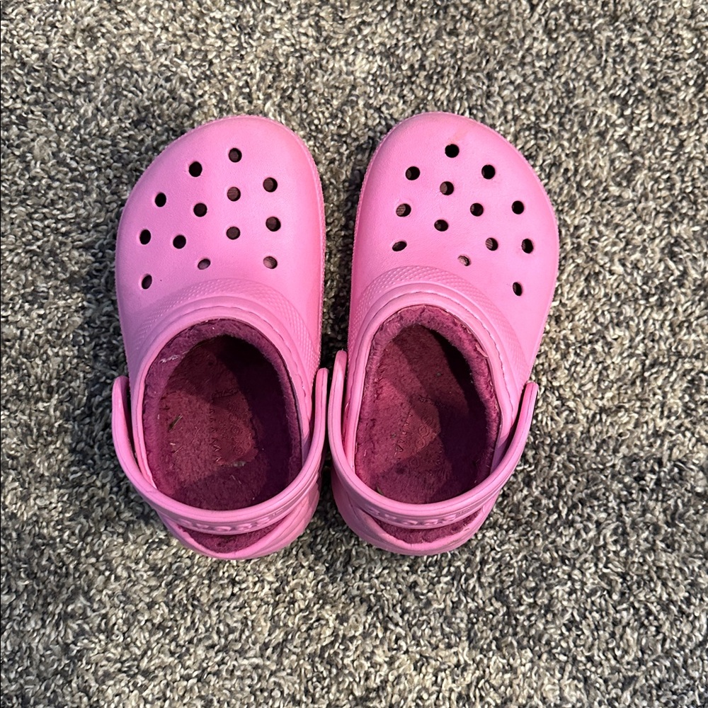 Toddler Pink Lined Crocs - Sz c8